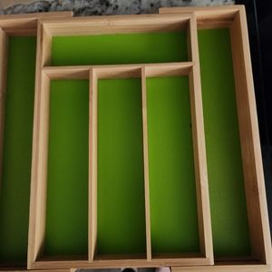 Adjustable bamboo drawer organizer